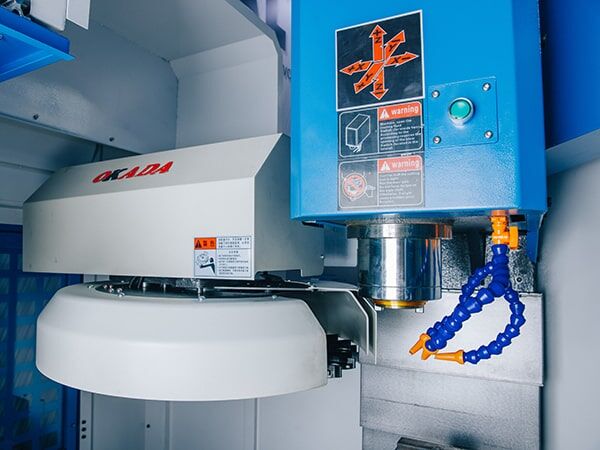 Вертикальный обрабатывающий центр с ЧПУ MetalTec TOPMILL 850S
