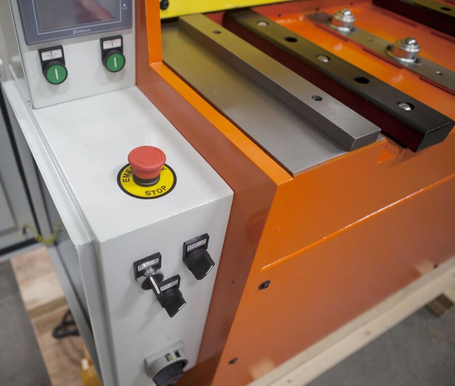 Гильотина электромеханическая STALEX Q11-4х2550NC (386105)