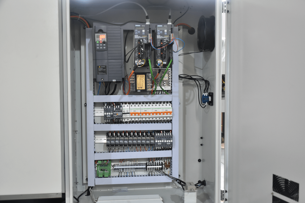 Токарный станок ЧПУ с горизонтальной станиной MetalTec CK 36x750 PRO