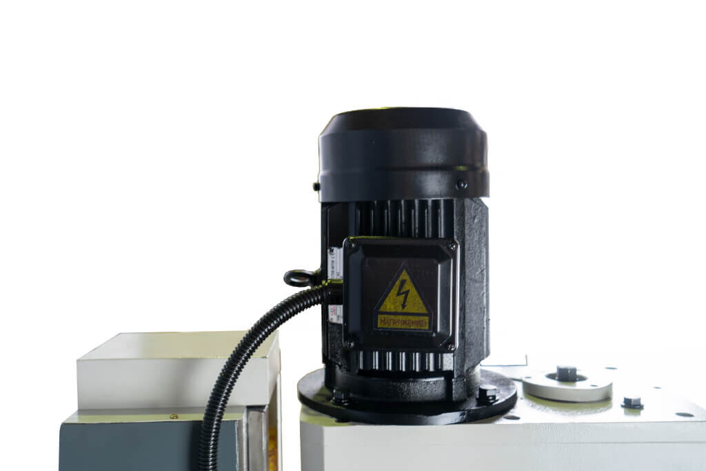 Фрезерный универсальный станок MetalMaster DMM 50C