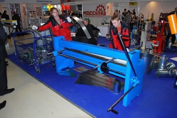 Ножницы гильотинные ручные Q01-1.25x2000