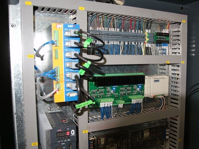 Вертикальный гибочный пресс WE67K-63T/2500 DA-E80T